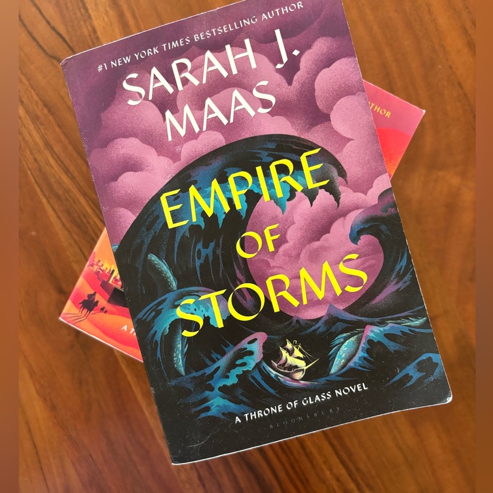 Throne of Glass Books by Sarah J. Maas